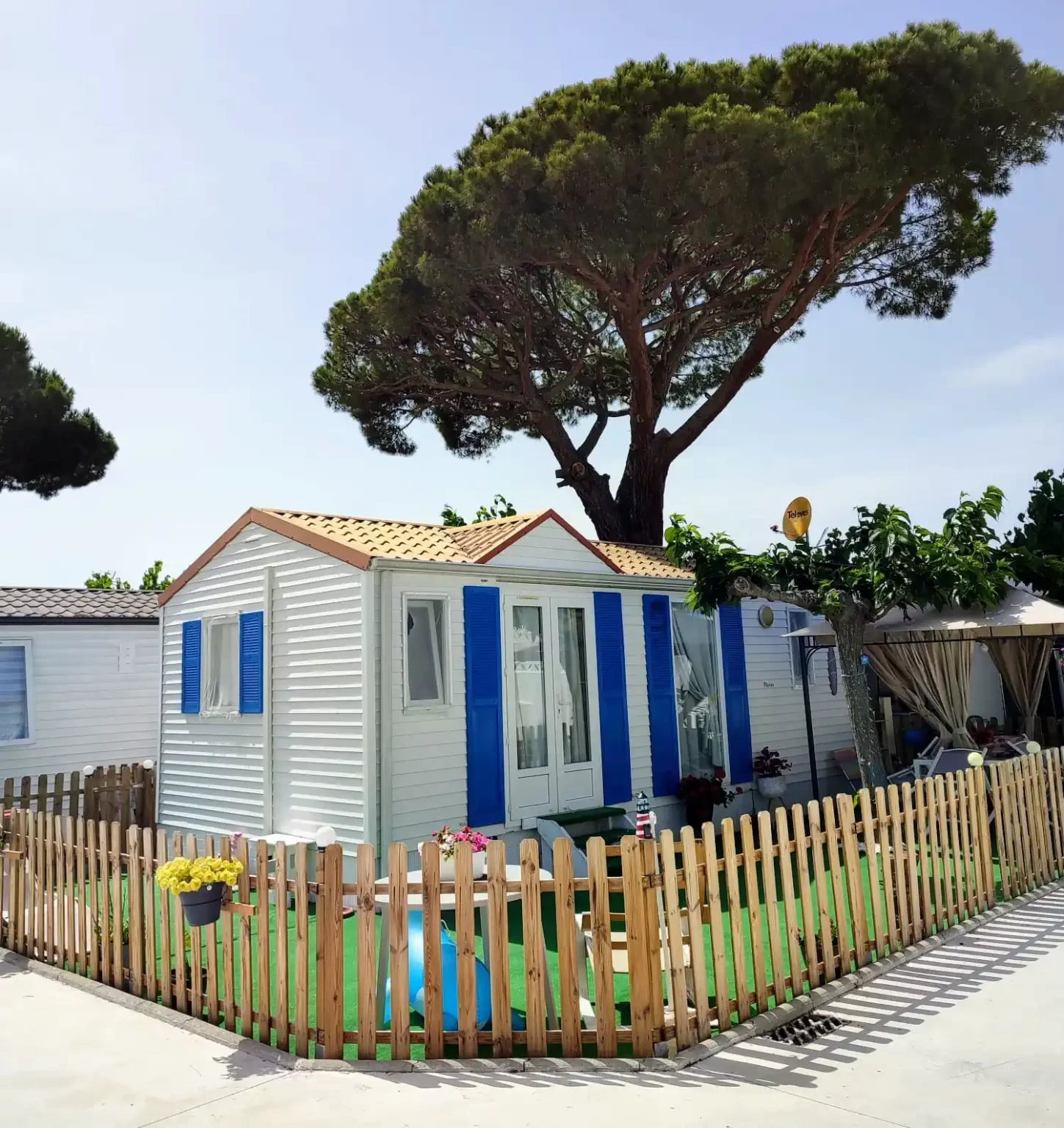 Área de autocaravanas Càmping Oasis en Santa Susanna, Barcelona